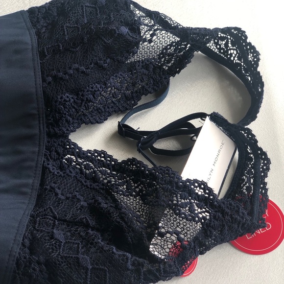 NWT MARILYN MONROE wire-free navy lace Bralette S - Picture 7 of 9